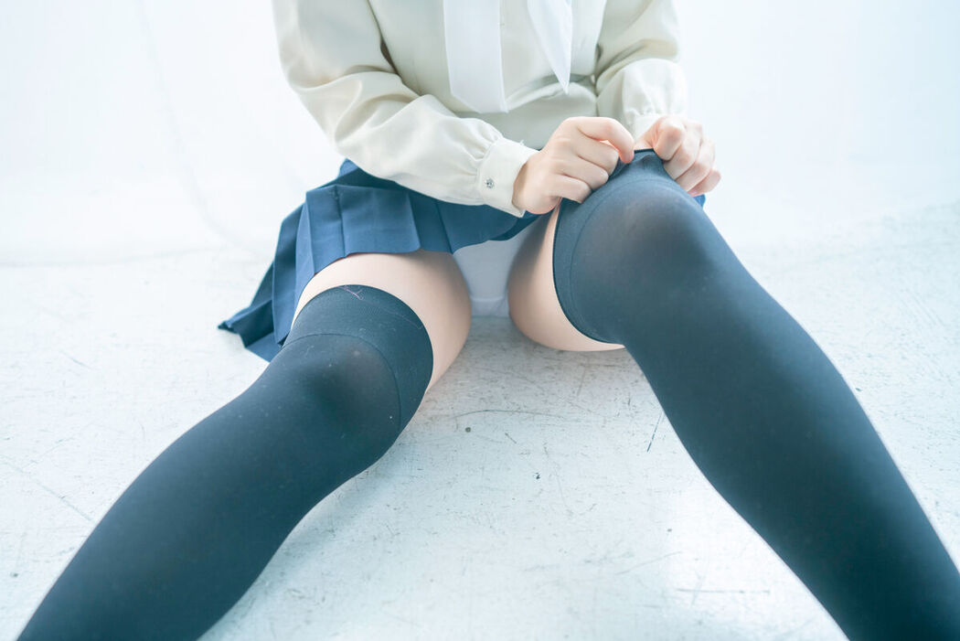 JP Moe Iori 伊織萌 &#8211; パンツともえ大好き星人を大至急いおりんのスカートにご招待ROM Part01 (61P)
