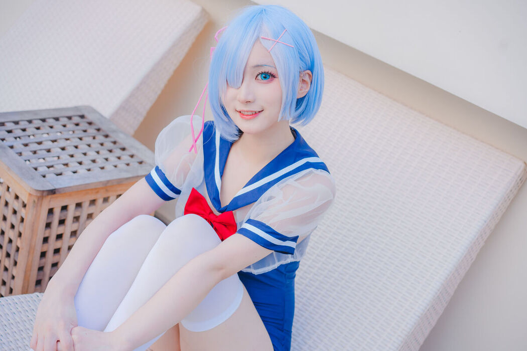 Coser@幼愛Youmeko – 蕾姆泳装 (19P)