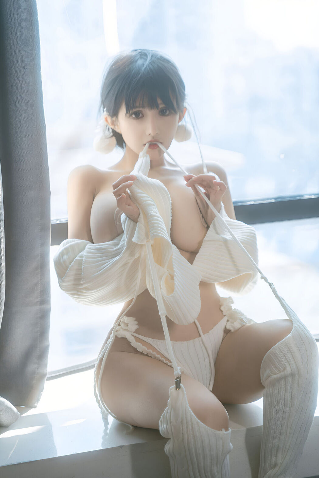 Coser@虎牙古阿扎 – 姐姐的小毛衣 (42P)