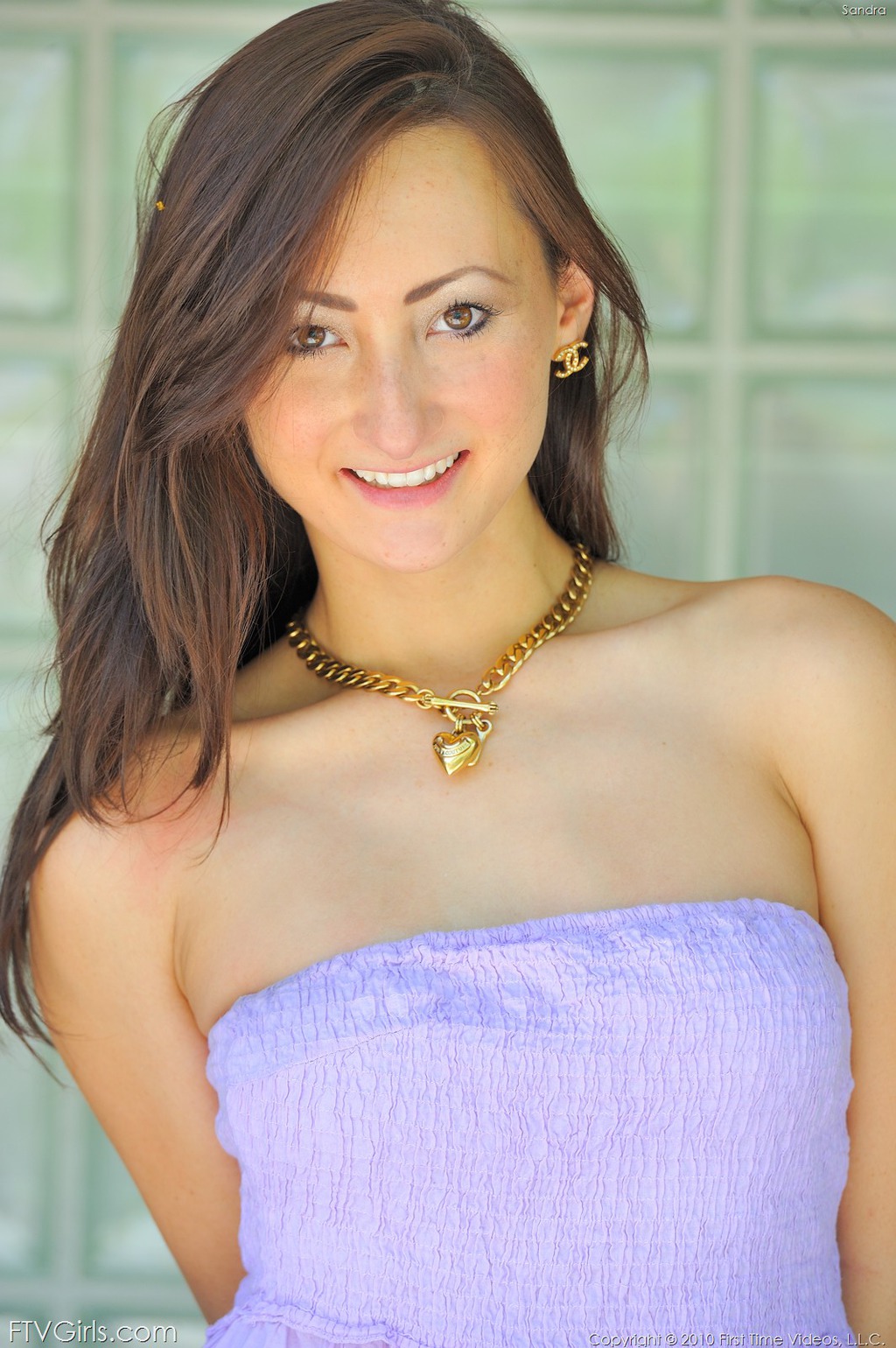 Amateur Brunette Babe Sandra Shows Her Butts And Boobs Cover Photo