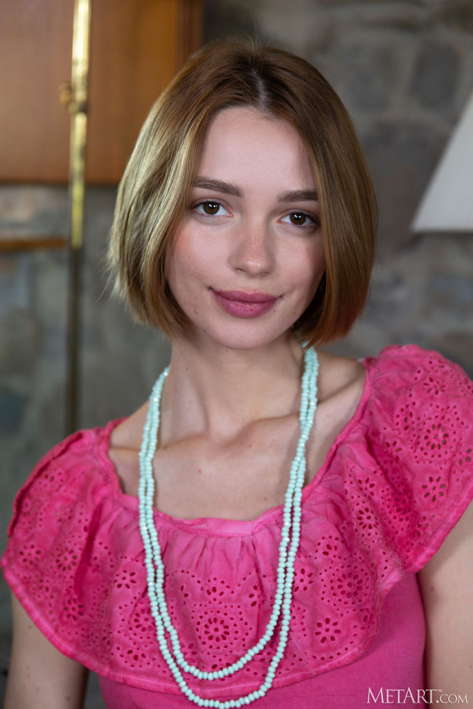 Amy Moloko Gives Tempting Rear View Of Her Succulent Shaved Pussy