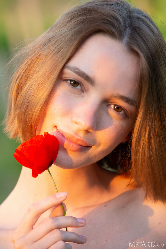 Amy Moloko Sassy Exhibitionist Is Soon Naked Among The Vines