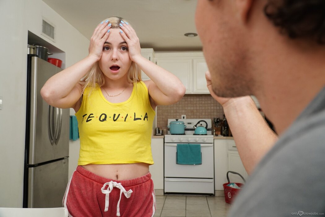 Aria Banks Deepthroating Dick Until Get Cum All Over Her Face