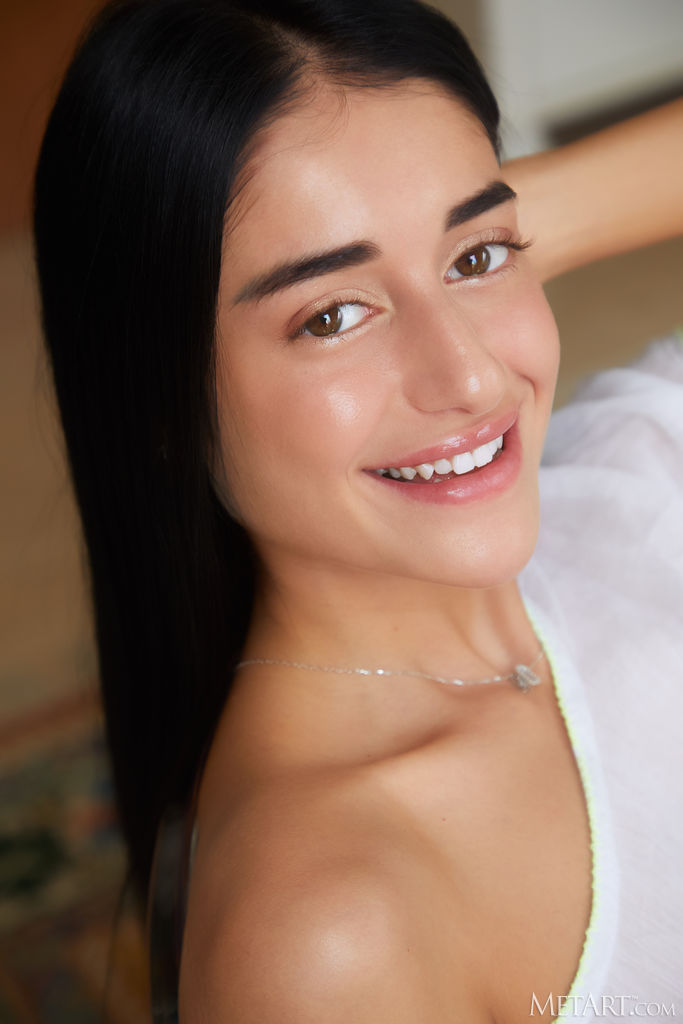 Ara Mix With Lush-lipped Pussy Pouting Open Invitingly As She Parts Her Slender Thighs