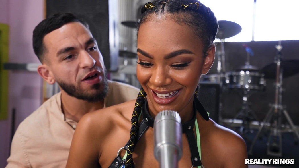 Asteria Diamond Shakes Her Big Booty And Get Fucked Cover Photo