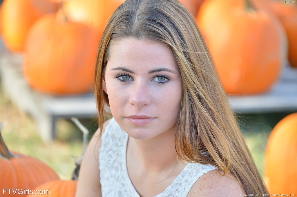 Aveline Just The Halloween Teen