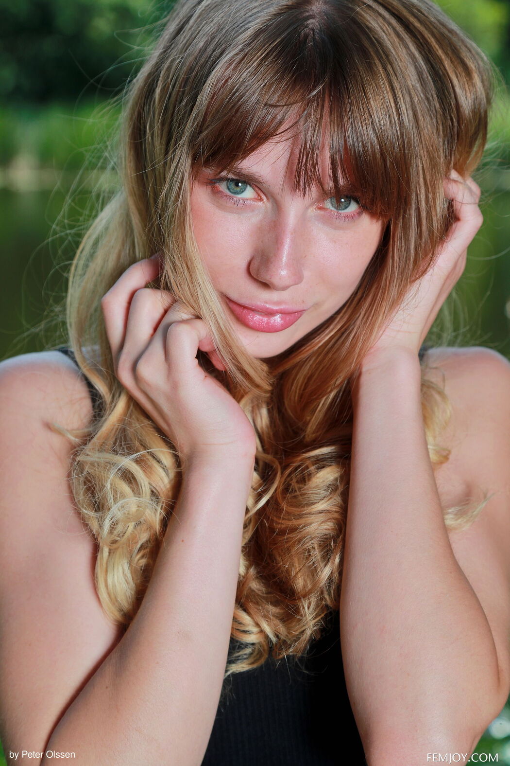 Beghe Tease With The Swimsuit In The Opening Shots