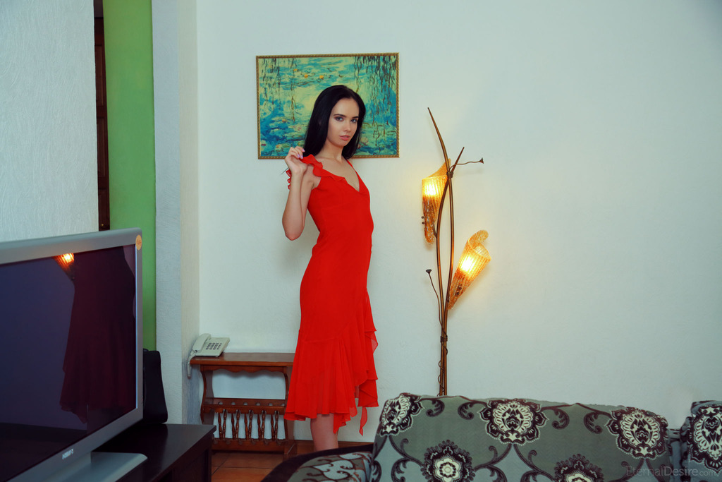 Beautiful Winona L Showing Cute Small Tits Cover Photo