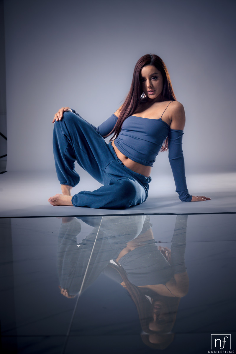 Blake Blossom And Vanna Bardot Sensual Bliss In Threesome Sex