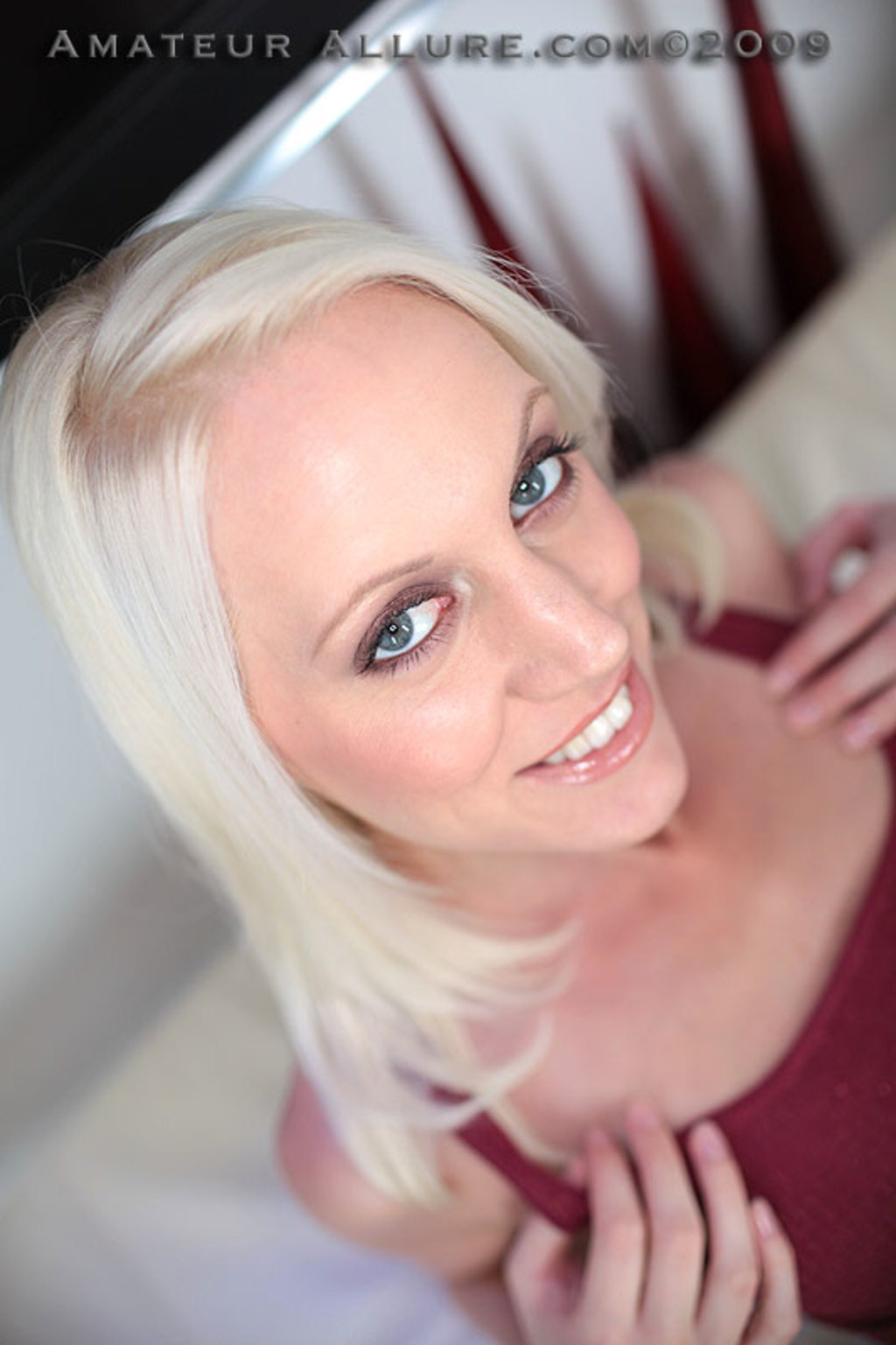 Blonde Kacey Eats Cumshot