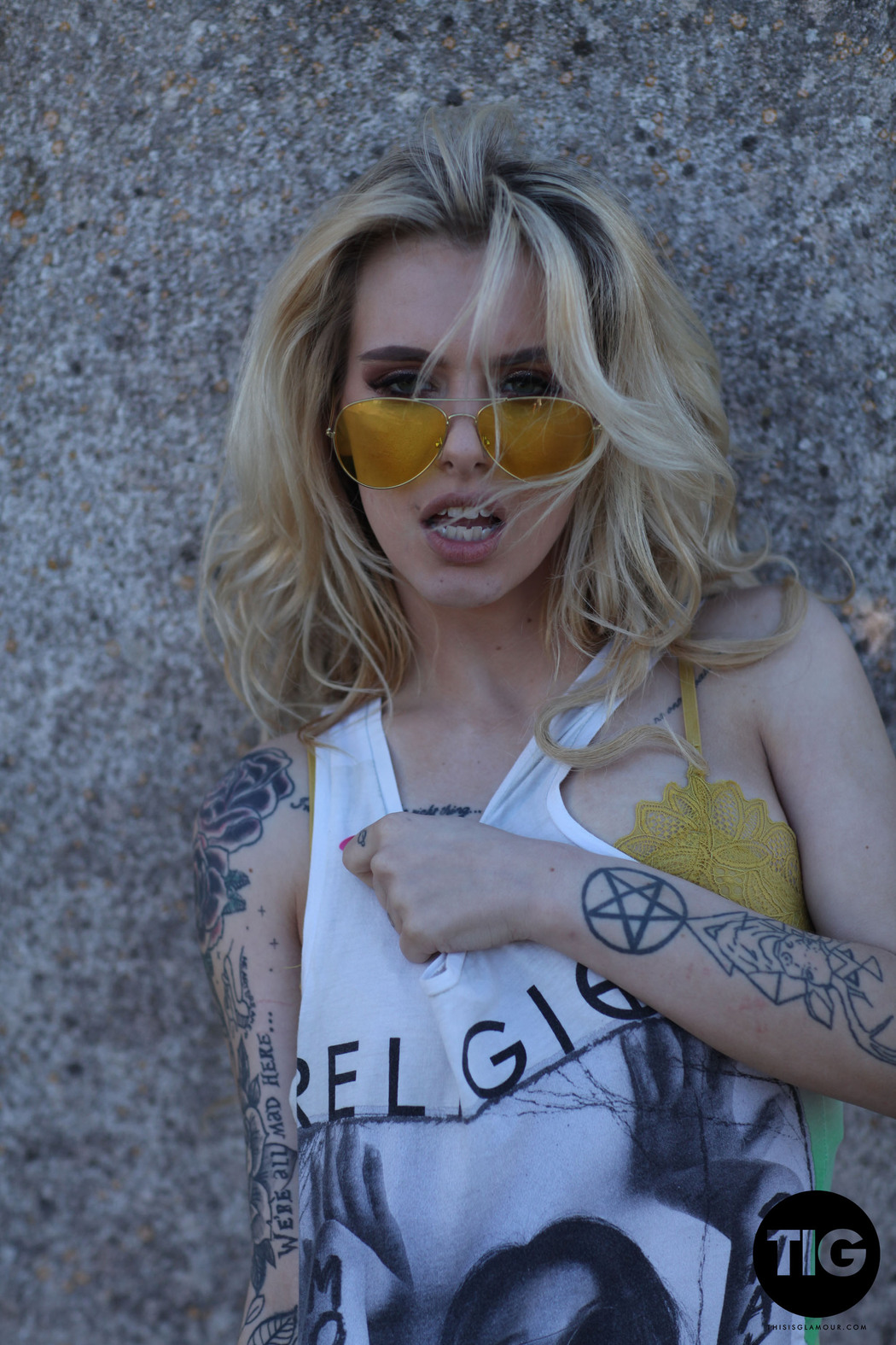 Blonde Girl Saskia Valentine With Tattooes