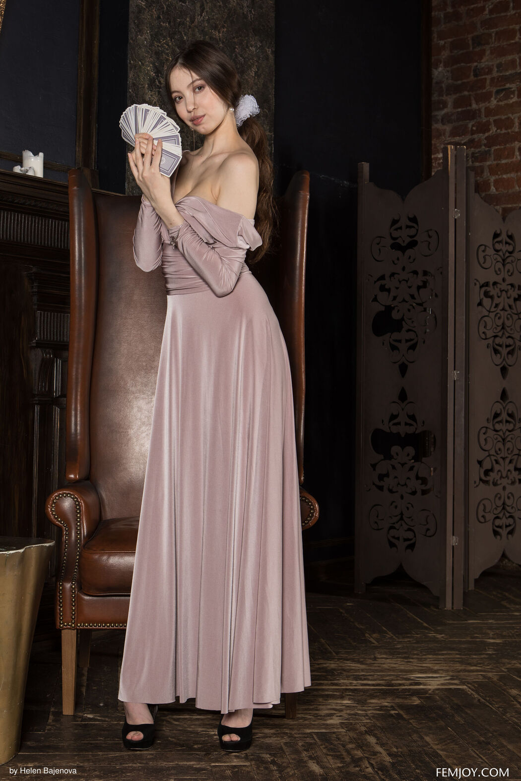 Busty Young Lady Suok Cover Photo