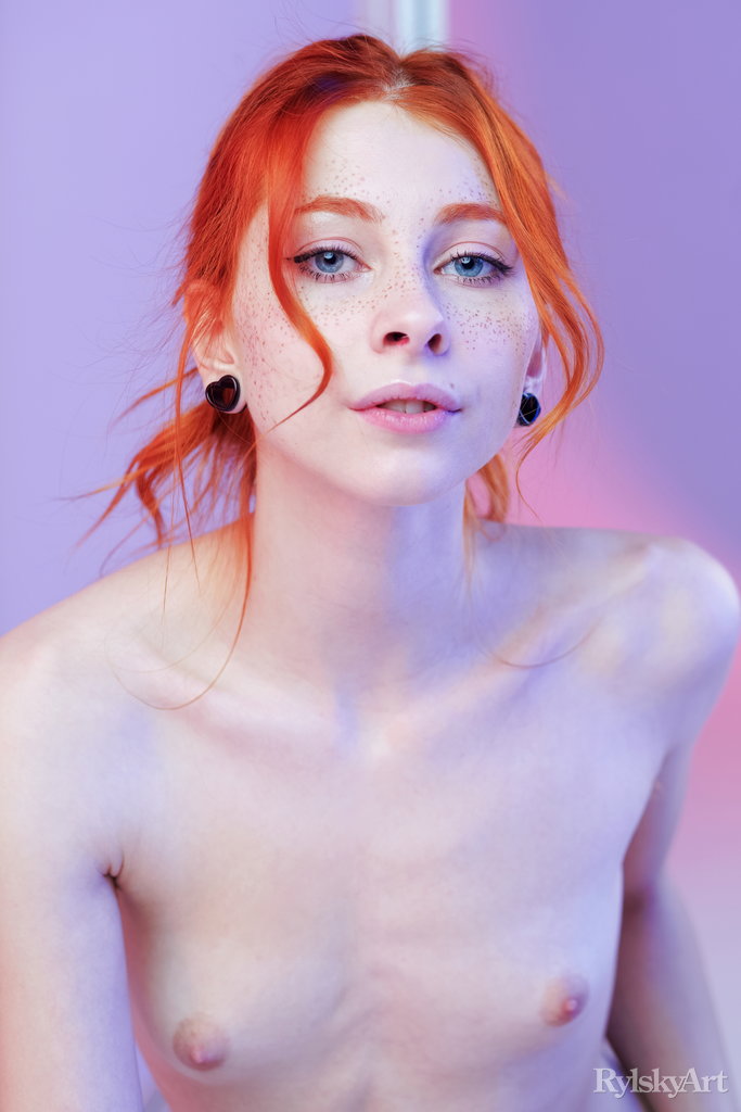 Carolina Sun Awesome Redhead Girl Strips Naked