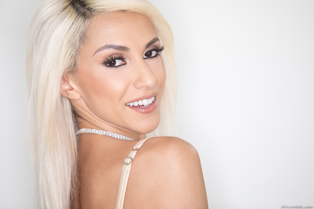 Charming Beauty Hime Marie Cover Photo