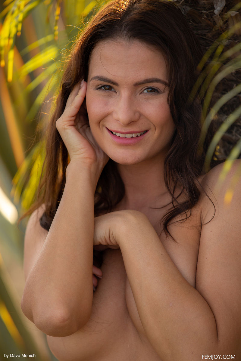 Cosmo Uniquely Exquisitely Gorgeous Posing Nude