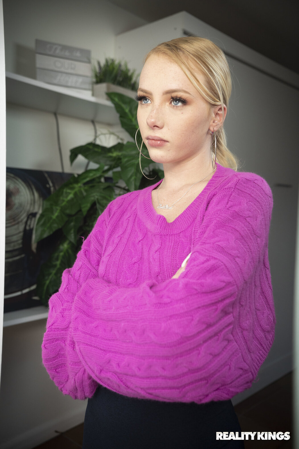 Dixie Lynn Fucked By A Men Hungry For Her Pussy