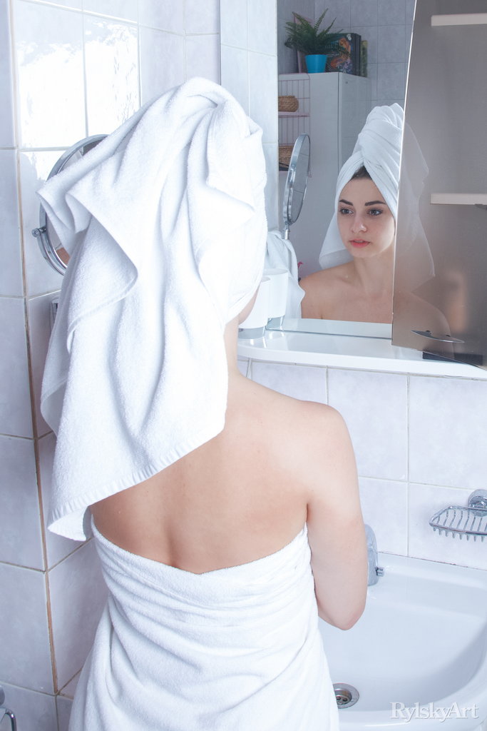 Elle Mira Big Breasted Young Hottie Cover Photo