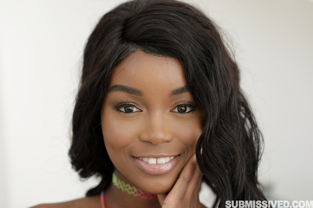 Ebony Babe Kandie Monaee