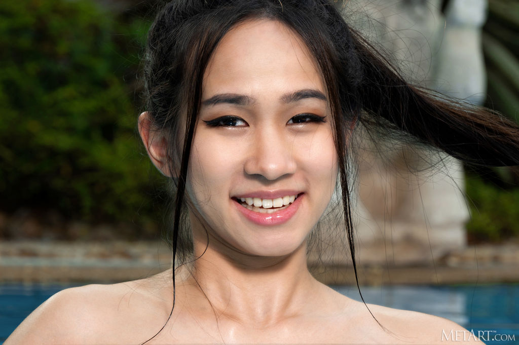 Effervescent Japanese Beauty Mayuko Bare Her Sexy Small Breasts