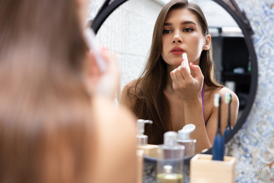 Ellie Luna In Sexy Purple Dress And Black Heeled Shoes
