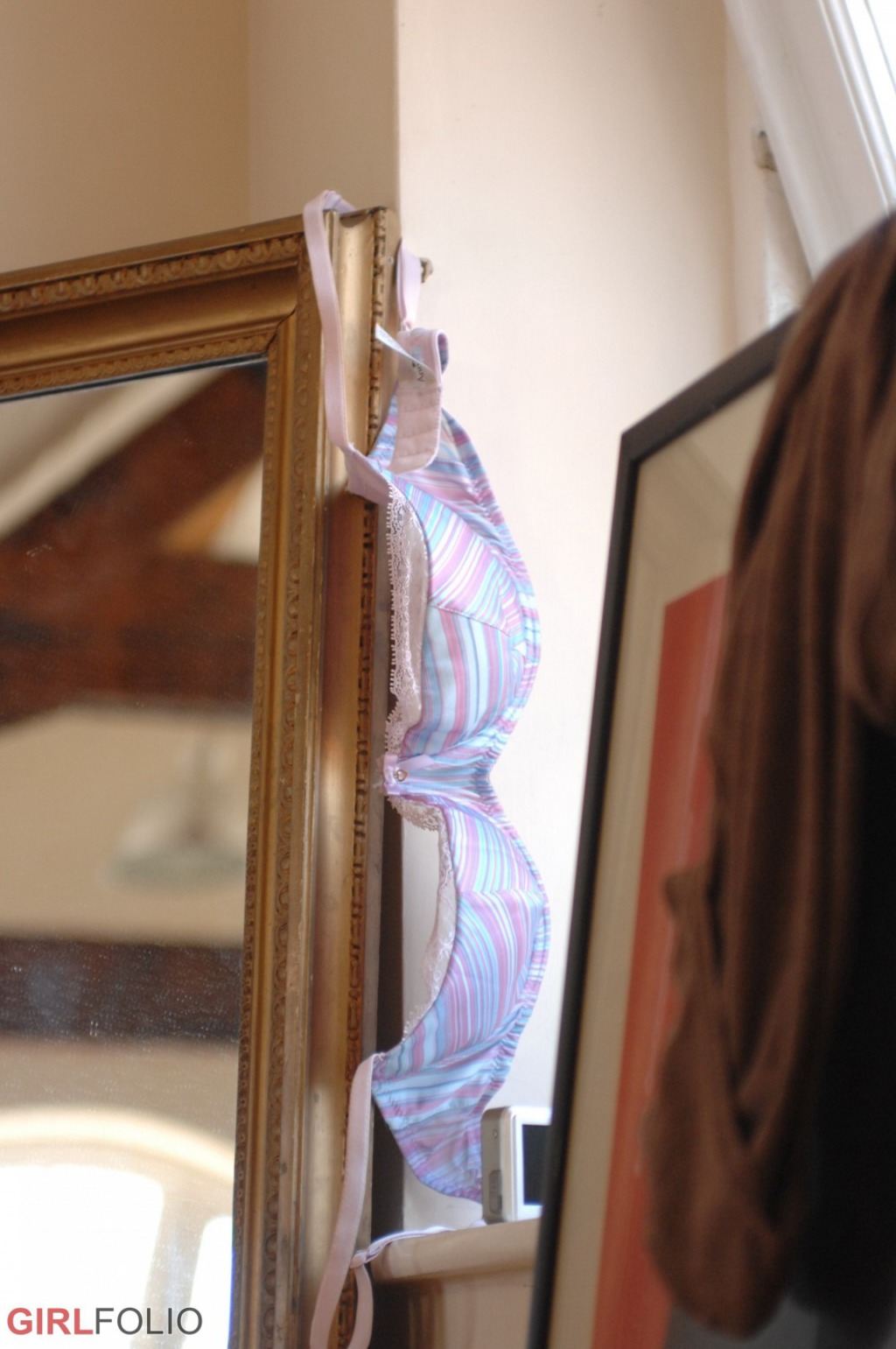 Erotic Brunette Babe Helen