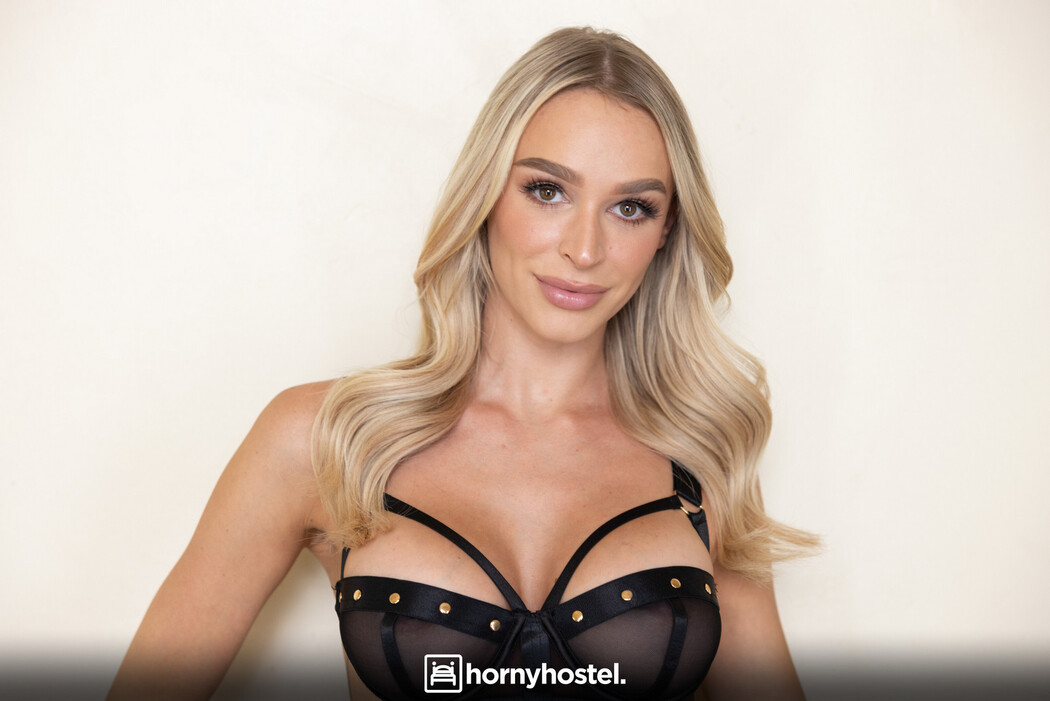 Emma Hix And Jill Kassidy Takes Huge Black Cock In Their Wet Holes Cover Photo