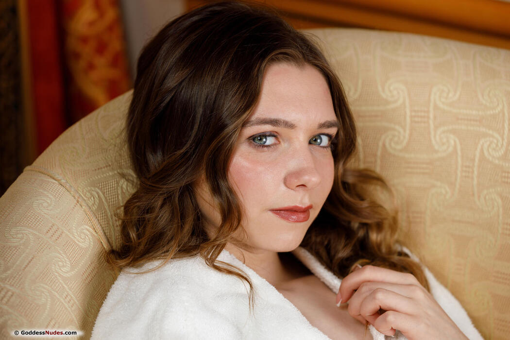 Elvera Nice And Natural Teen Hottie Cover Photo