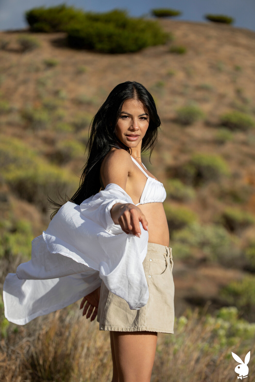 Estefania Pahe International Model Strips Naked Outdoors Cover Photo