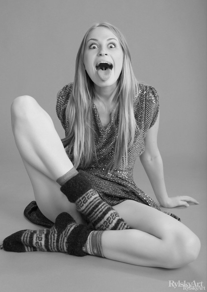 Eve In Backstage Sets Teases Hot