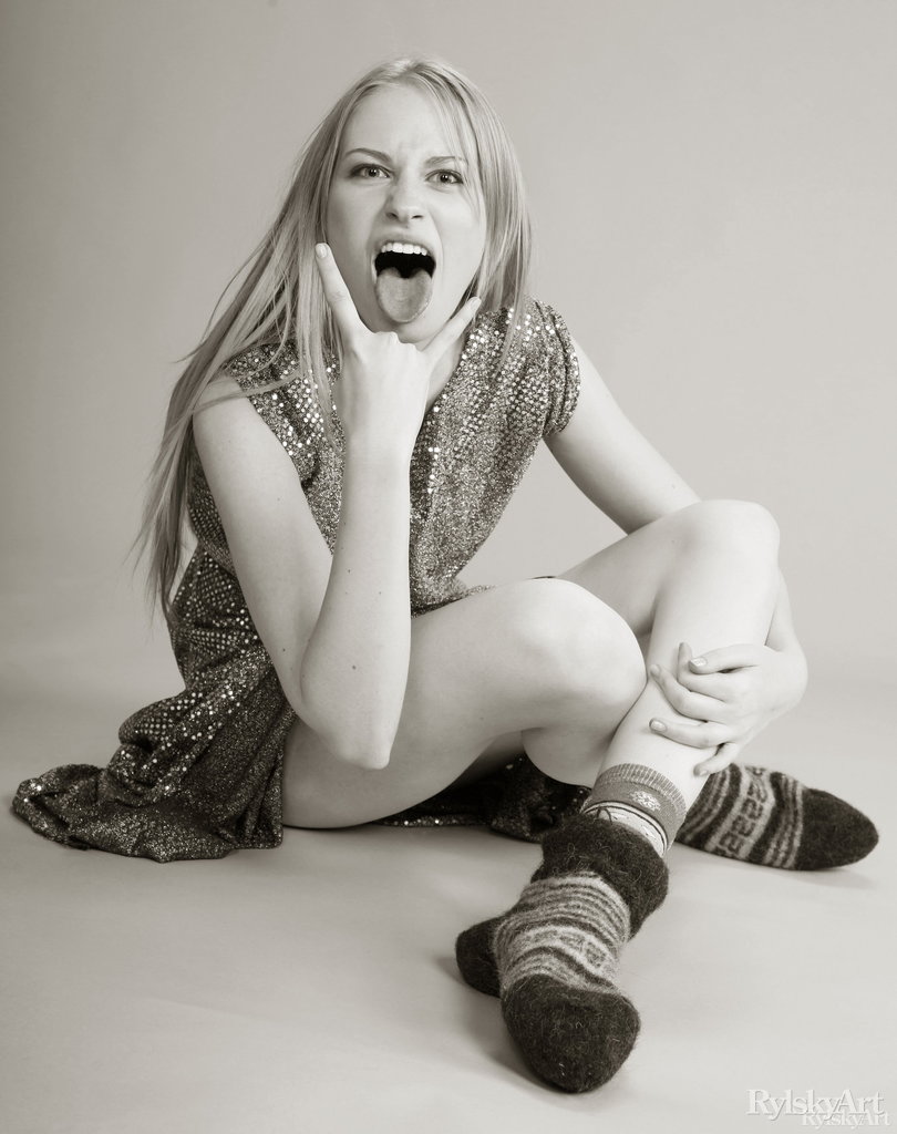 Eve In Backstage Sets Teases Hot