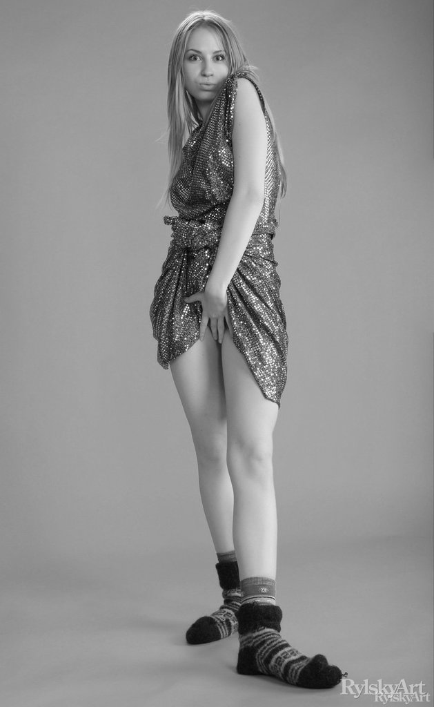 Eve In Backstage Sets Teases Hot