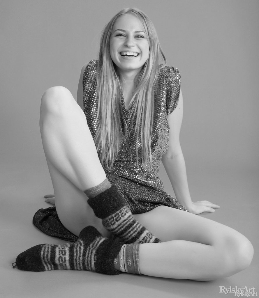 Eve In Backstage Sets Teases Hot