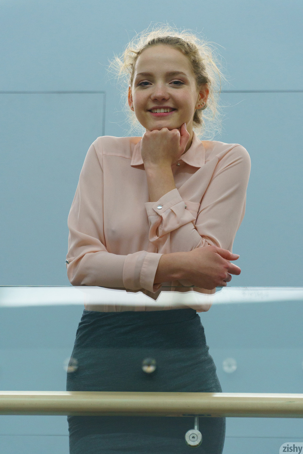 Faina Bona Getting Naked At National Library