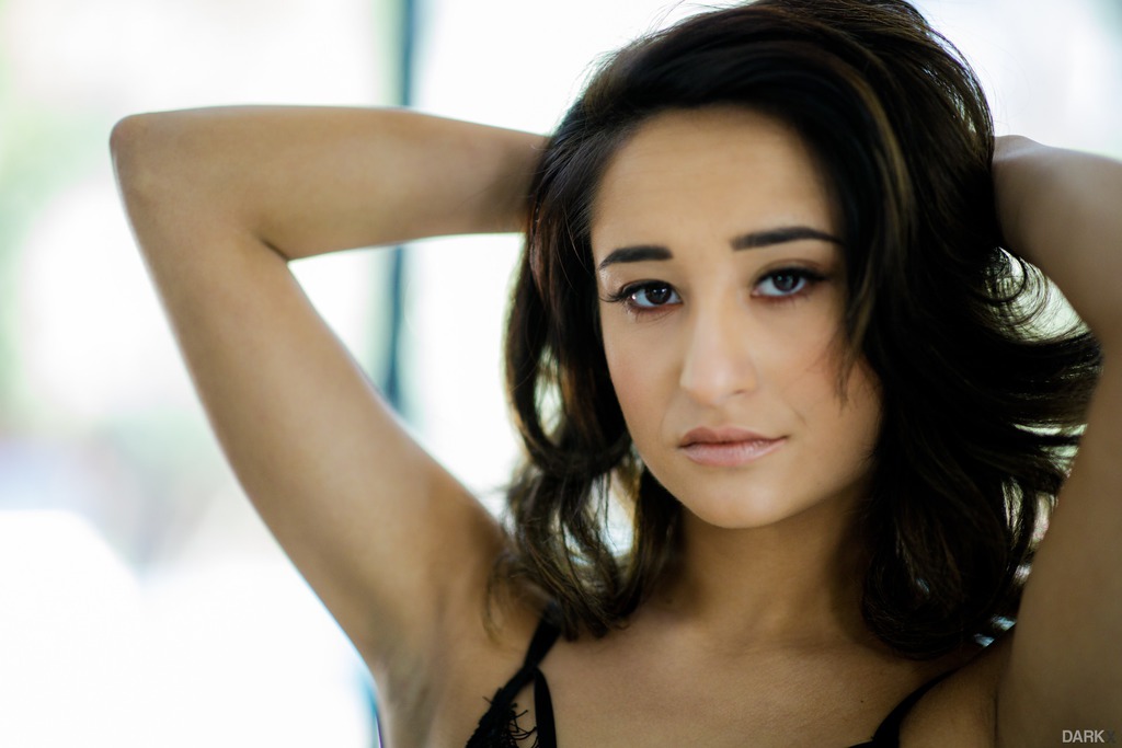 Glam Babe Isabella Nice In Black Lingerie