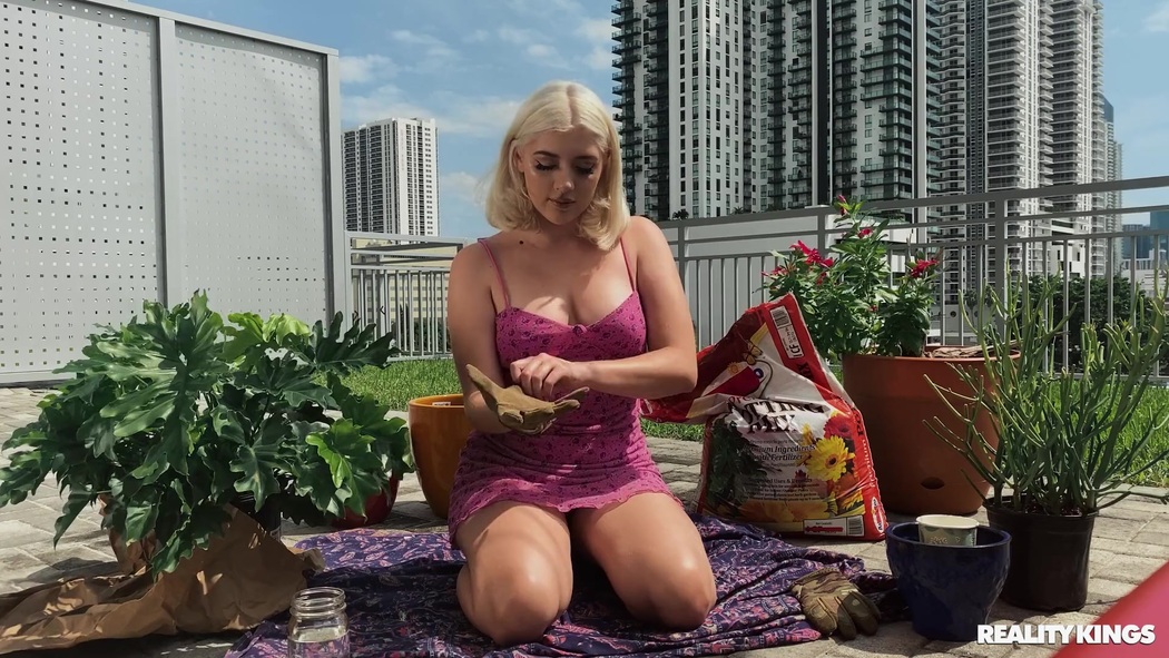 Gia OhMy Give A Foot Job And Take Big Cock Cover Photo