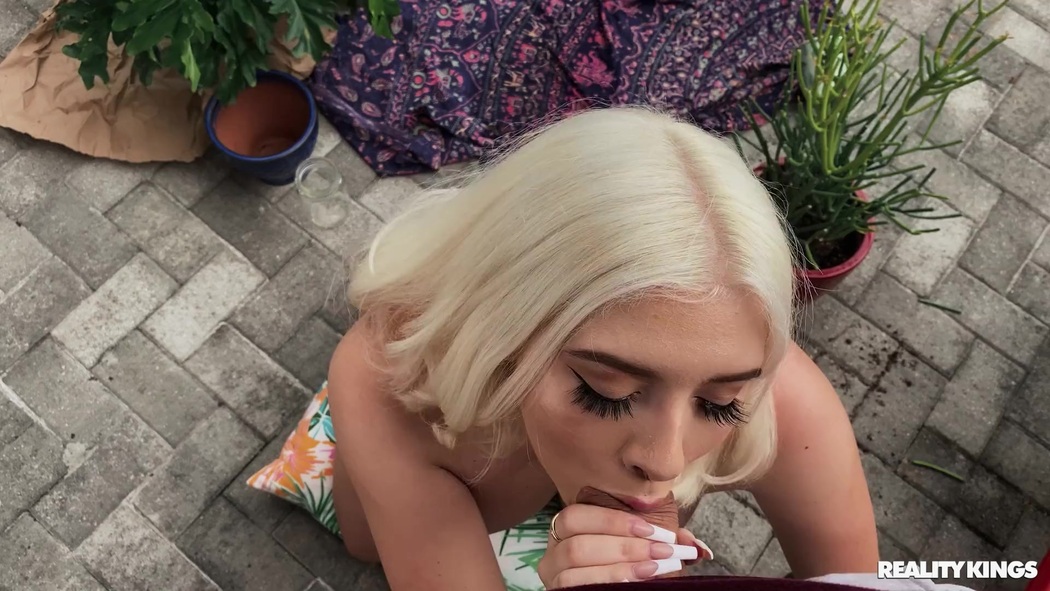 Gia OhMy Give A Foot Job And Take Big Cock