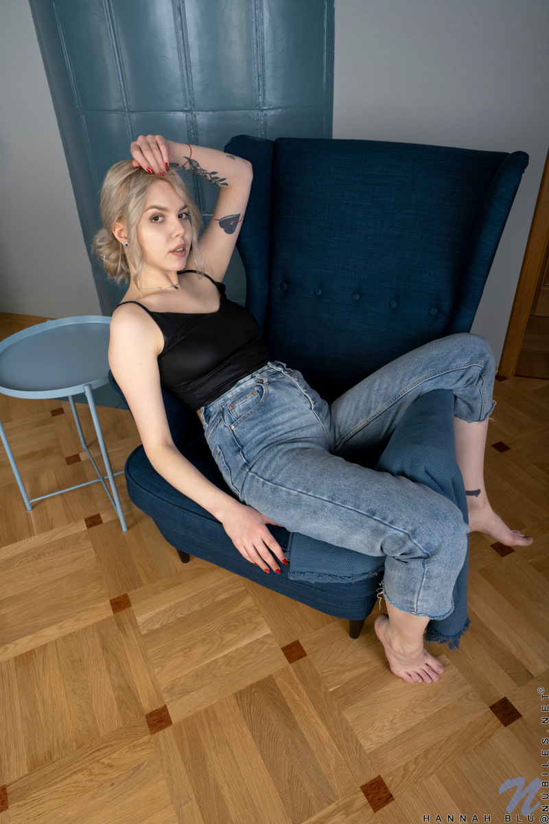 Hannah Blu Spreading Her Pussy Juices All Over The Place