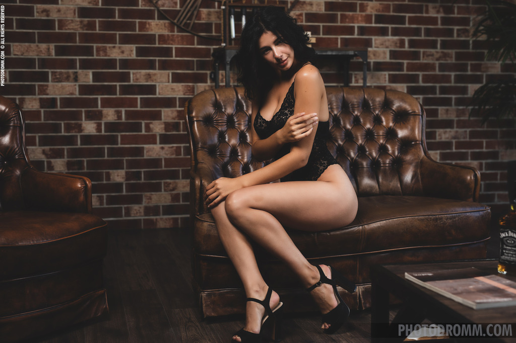 Glamour Erotic Babe Nadine Cover Photo