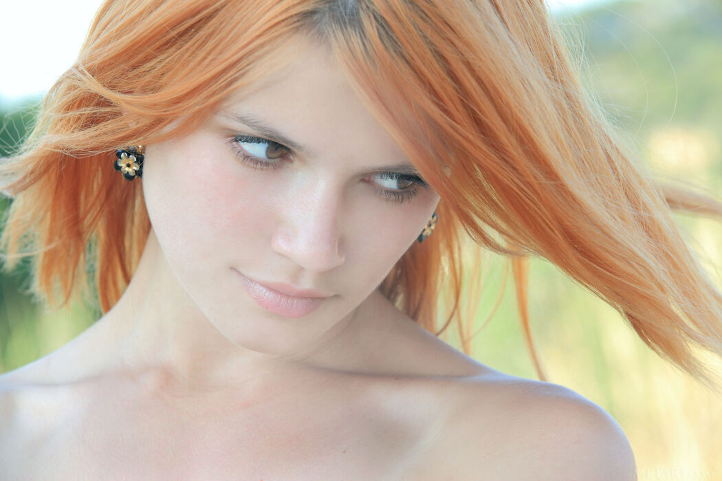 Hot Redhead Babe Violla A Stripping On The Road