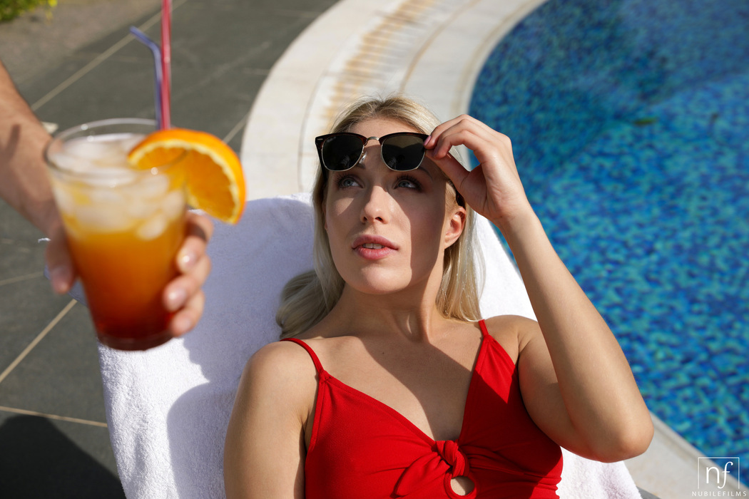 Hot Summer With Angelika Grays