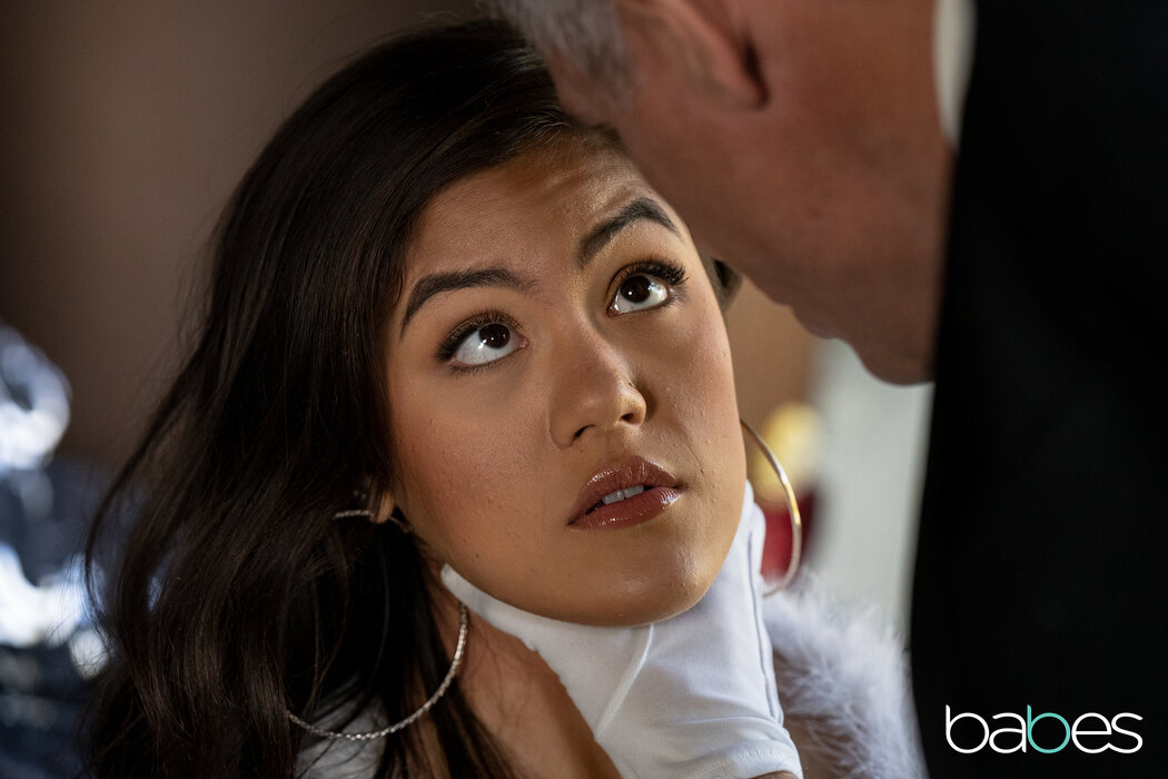 Hot Model Kendra Spade Tasting Big Cock In Her Ass