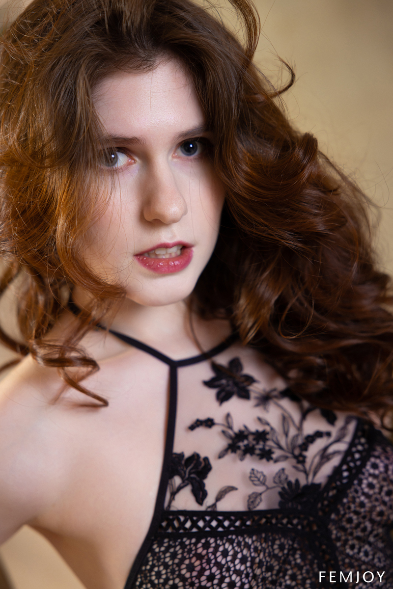 Hot Pearl Sexy Teen In Erotic Lingerie