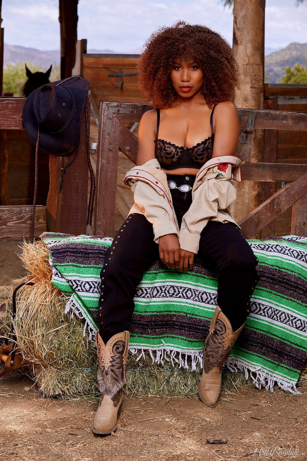 Jenna Foxx Busty All Natural Hottie