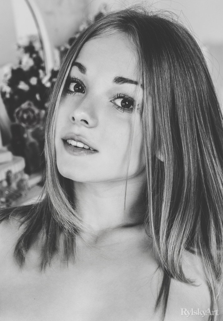 Jeff Milton Beautiful Collection Photos With Hot Babe