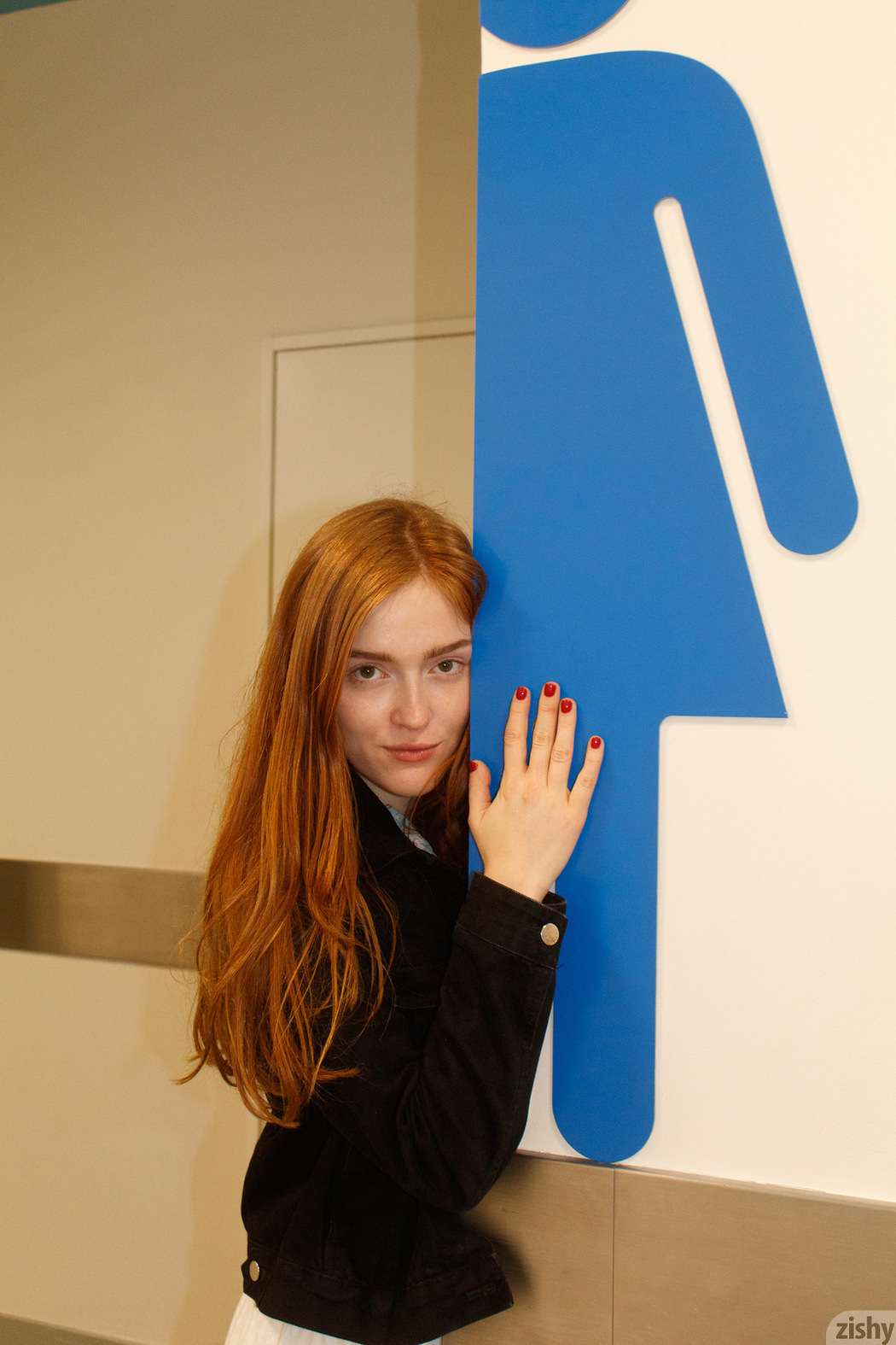 Jia Lissa Redhead Babe With Cosmic Energy
