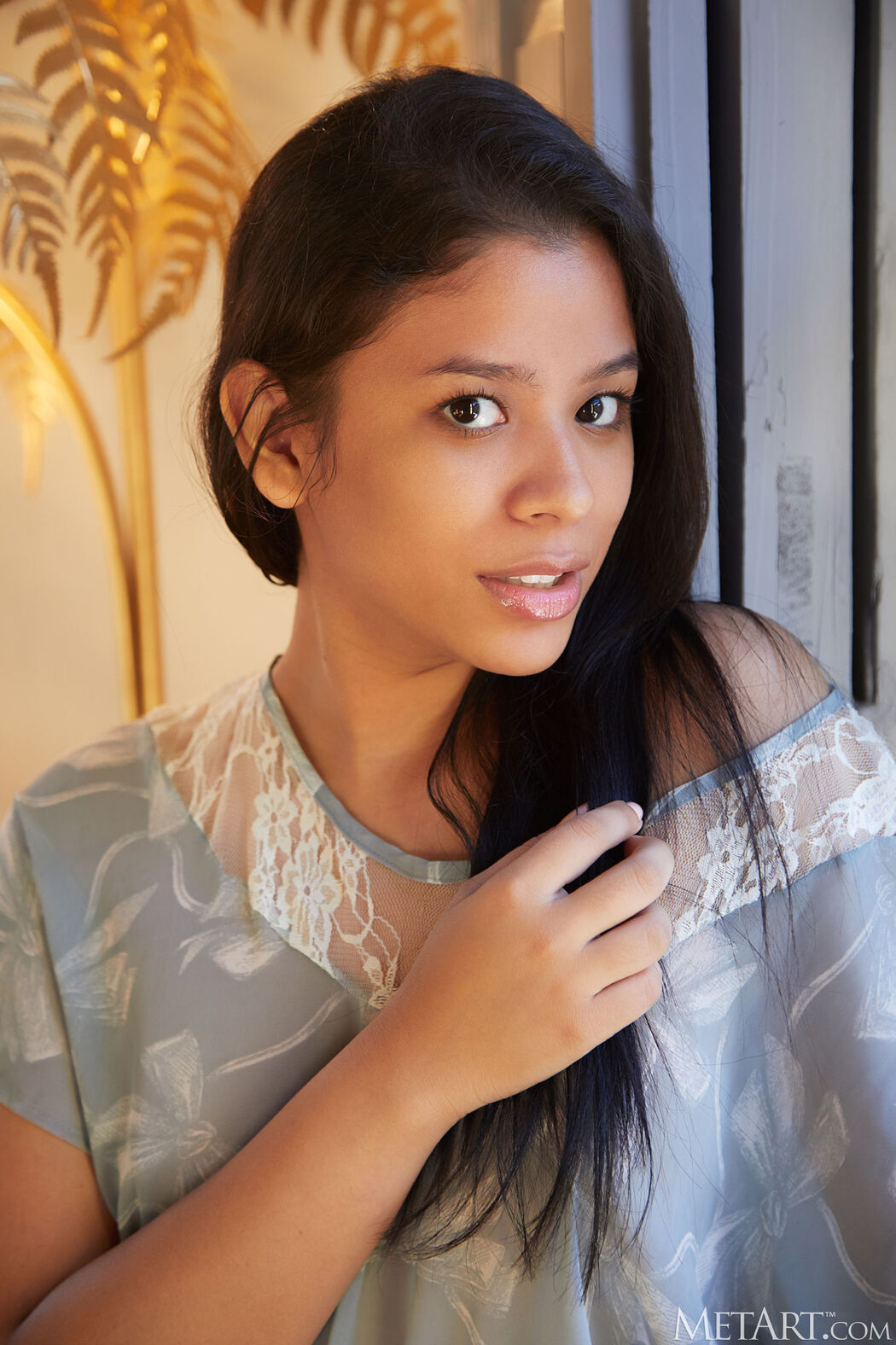 Karin Torres Expose Her Plump-lipped Smooth Shaved Pussy