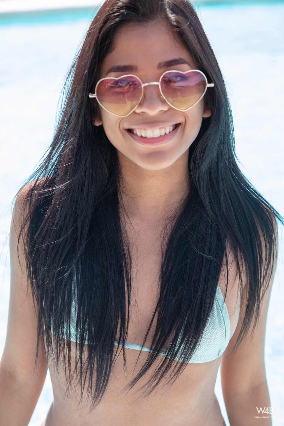 Karin Torres Enjoy Showing Off Her Hot Pussy