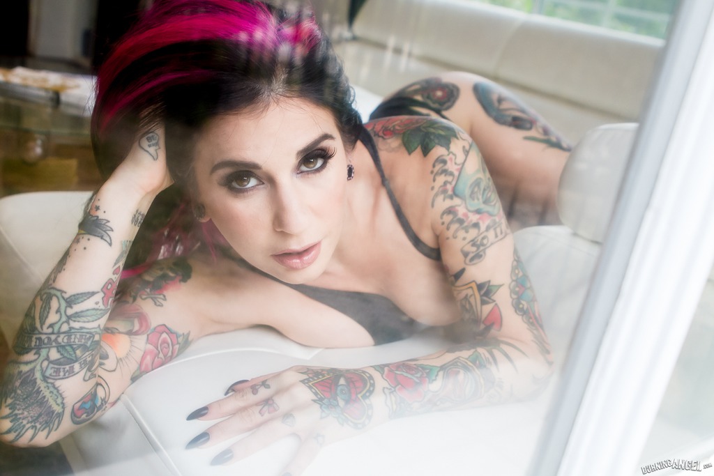Joanna Angel Strips