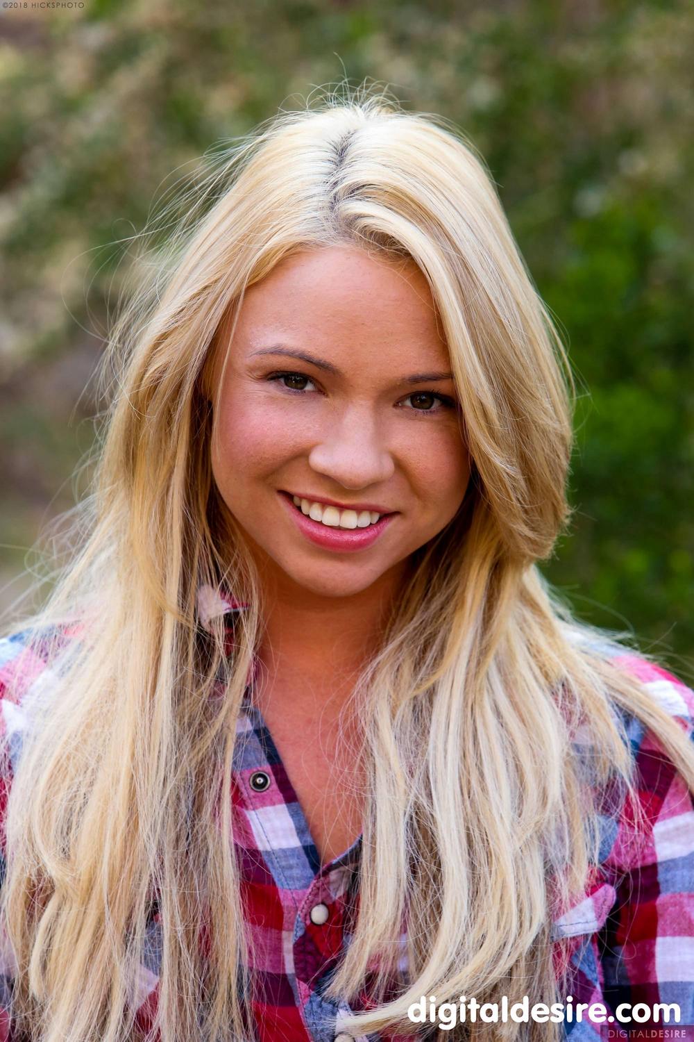 Katerina Kay Blonde Hottie Strips And Masturbates Cover Photo