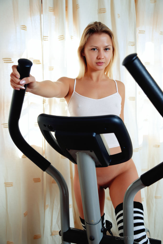 Katrina Yummy Babe In Hot Sexy Positions Cover Photo